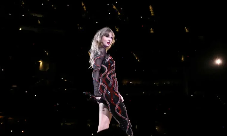 Taylor Swift Eras Tour: 'Say Don't Go' & 'It's Time to Go'