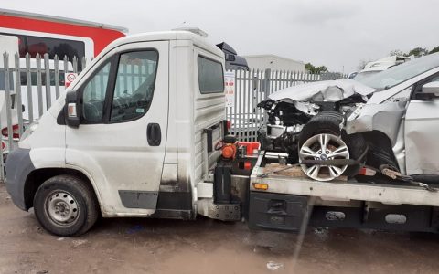towing vehicle accident recovery in swindon