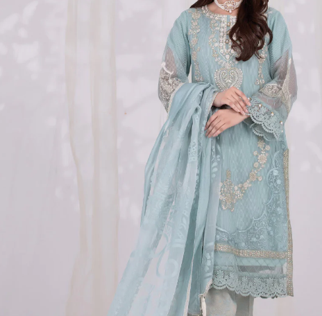 Pakistani Designer Clothes i